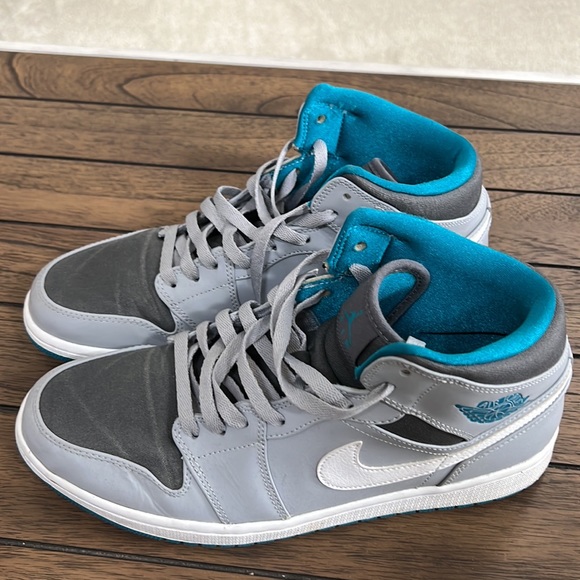 COPY - COPY - Nike Air Jordan's Comes with White Shoe Strings laced ‼️ Good shoe - Picture 2 of 4